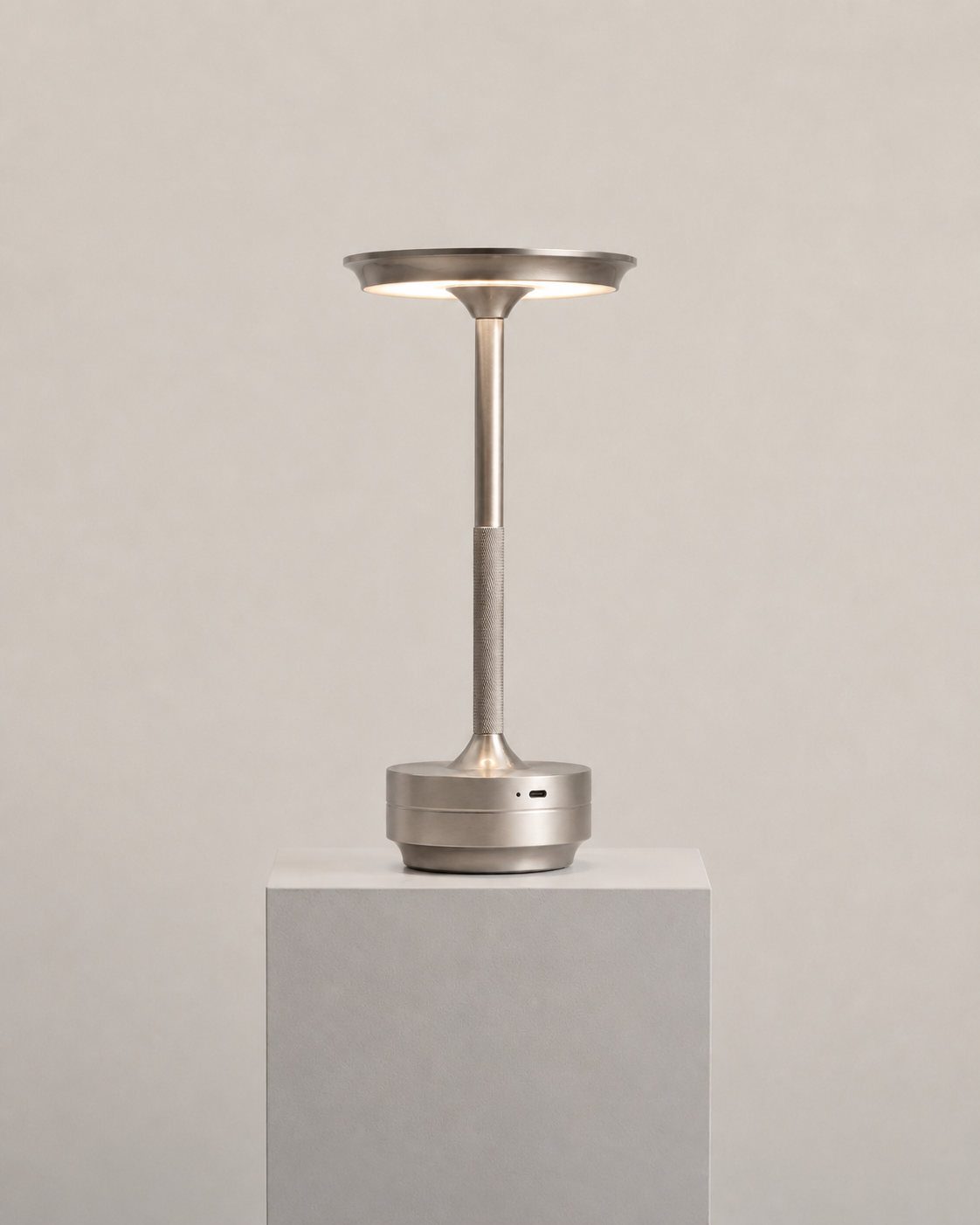 Vela Portable Lamp