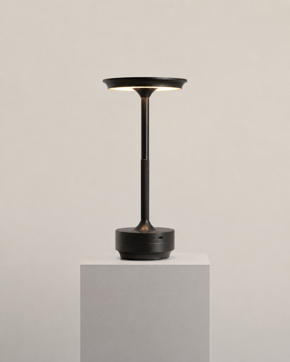 Vela Portable Lamp