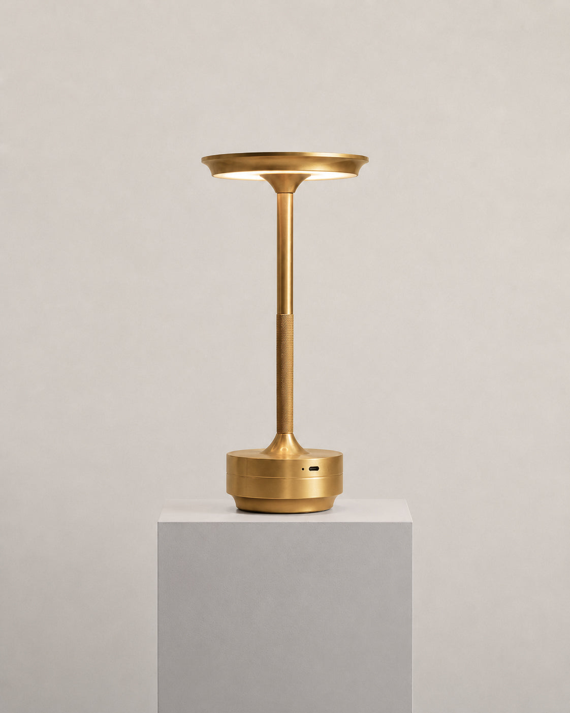Vela Portable Lamp
