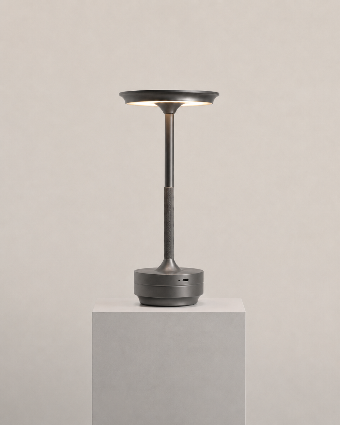 Vela Portable Lamp