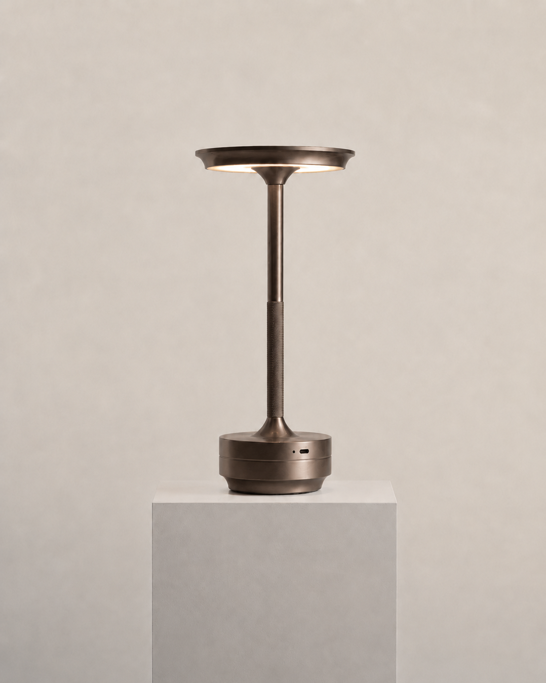 Vela Portable Lamp